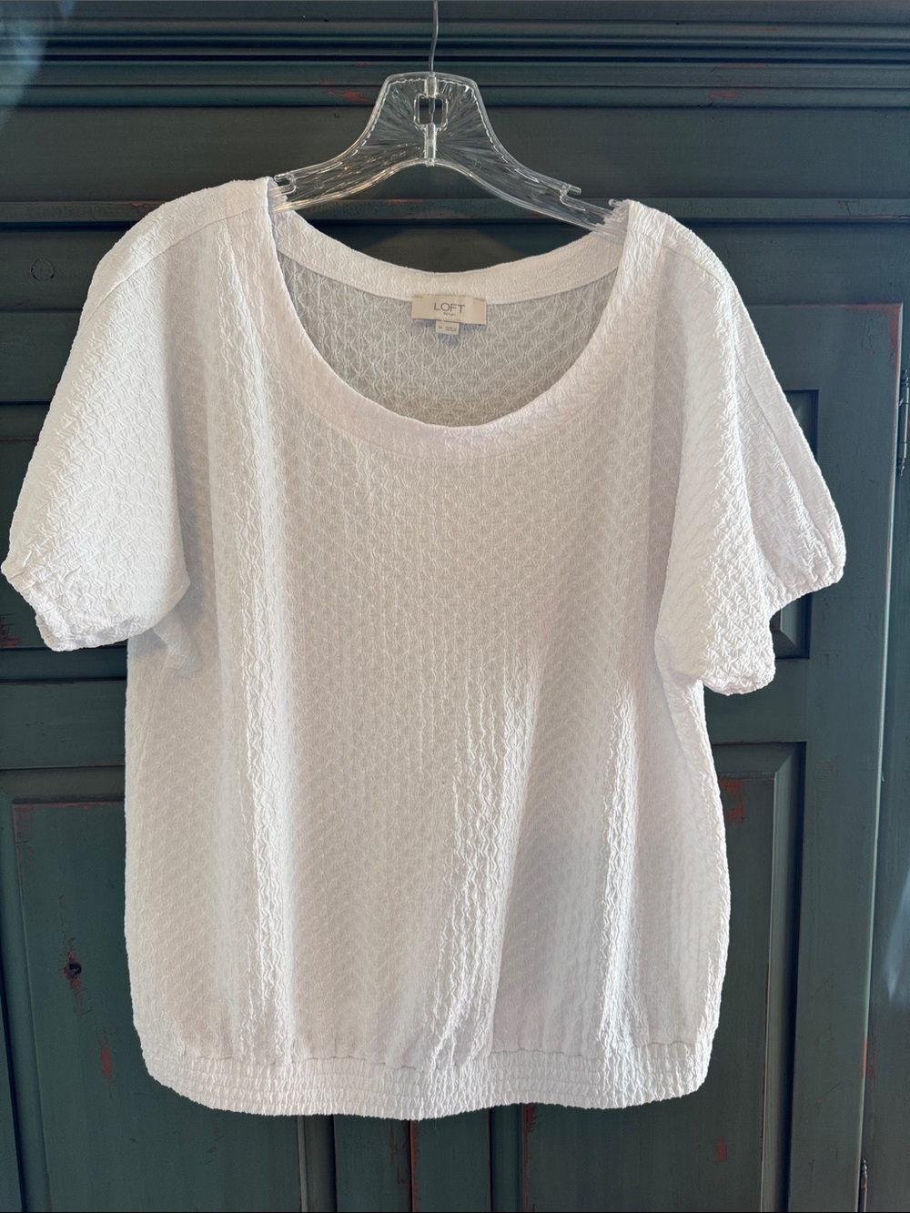 LOFT White Textured Scoop-Neck Short Sleeve Top Wear Alone or Layer Great Piece